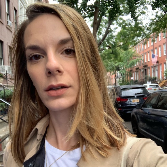 Meet your Posher, Lara - Picture 2 of 2